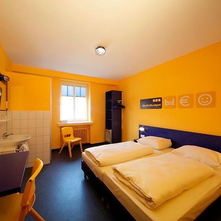 Bed'Nbudget Expo-Hostel Dorms Hannover Oda fotoğraf