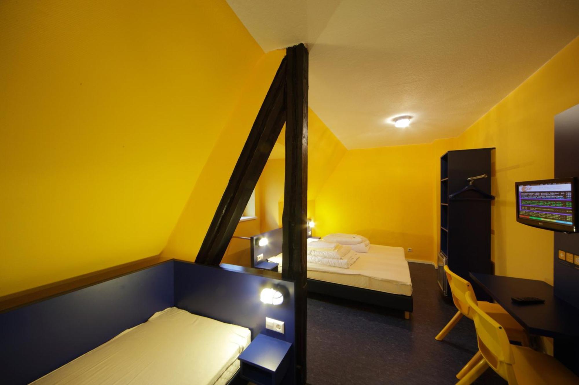 Bed'Nbudget Expo-Hostel Dorms Hannover Oda fotoğraf